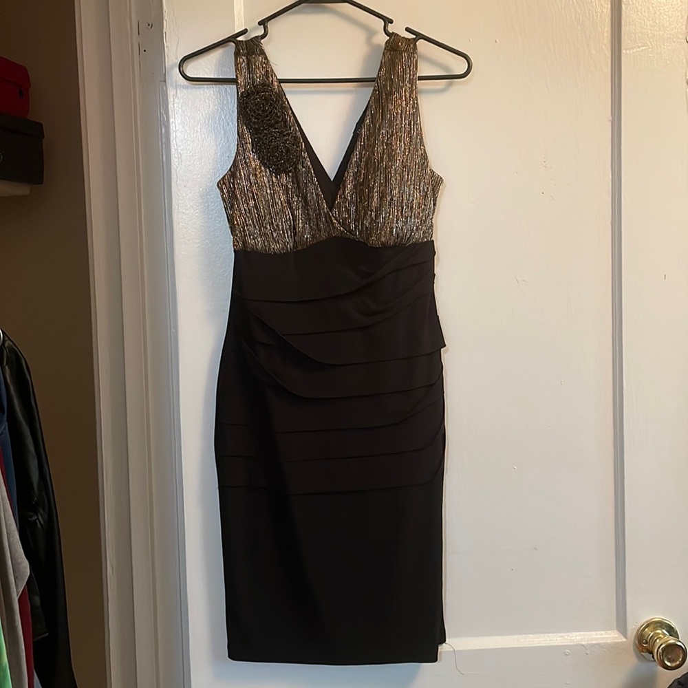 En Focus Studio black and gold dress!